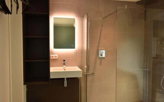 Villa in Schoorldam With Garden