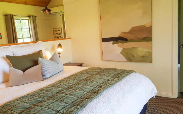 Clonmara Country House & Cottages