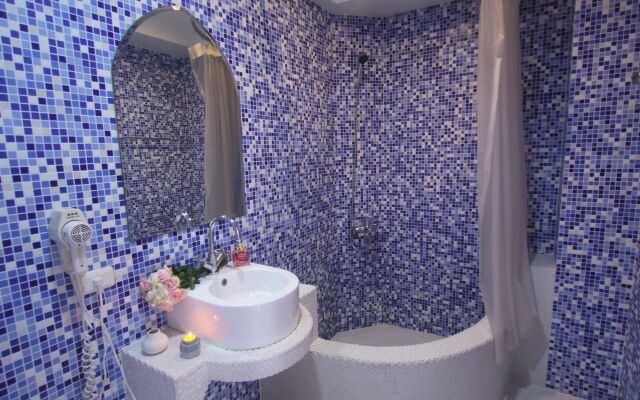 Moroccan Holiday Suite