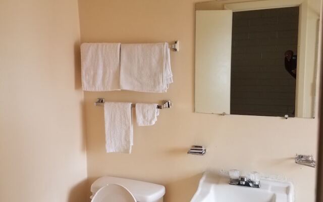 Beverly Crest Motor Inn