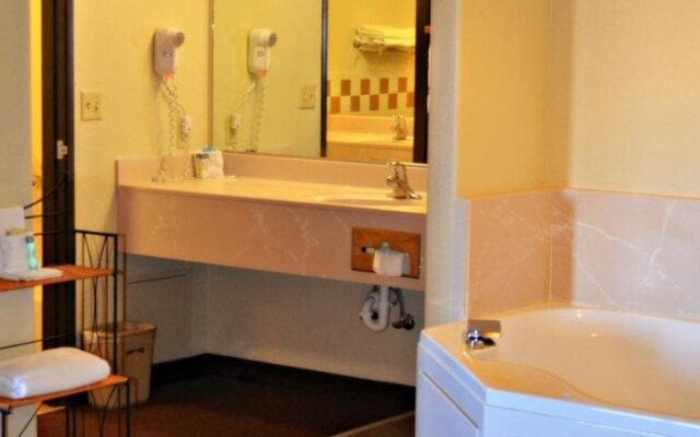 Fossil Creek Hotel And Suites