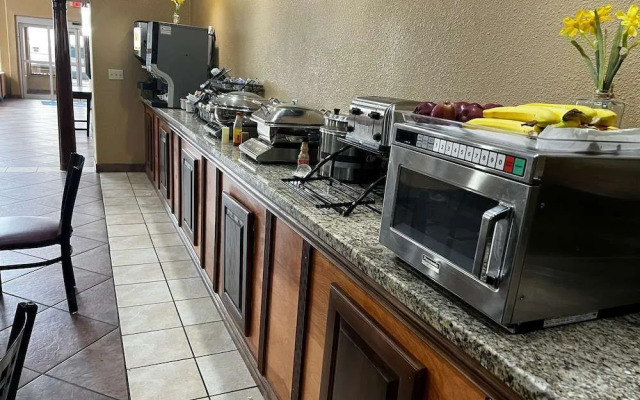 Baymont Inn & Suites Cuero