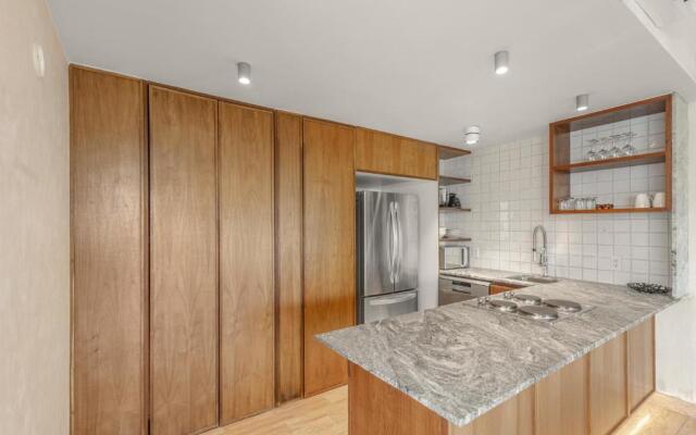 307 Amazing jungle view apartment.