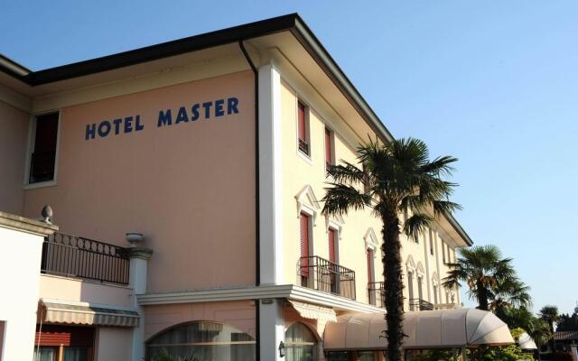 Hotel Master