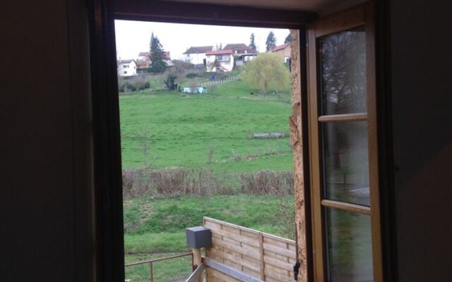 Apartment With one Bedroom in Bourg-le-comte, With Furnished Garden