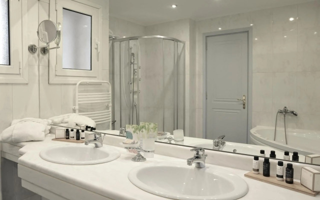 Athens Atrium Hotel and Suites