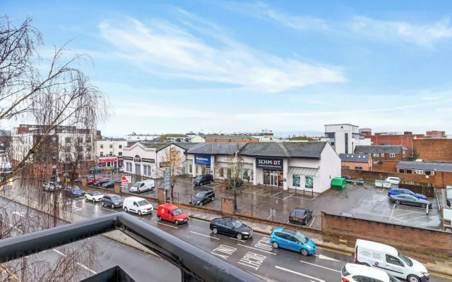 Central 1BD Free Underground Parking