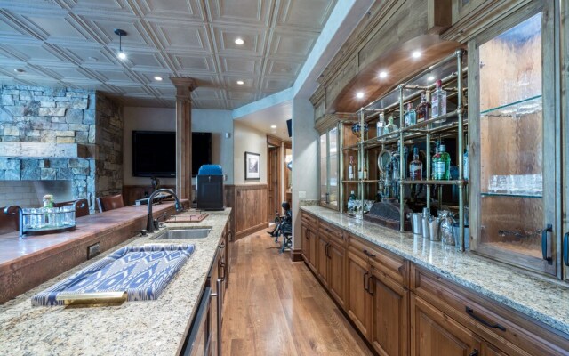 THE Pinnacle by Exceptional Stays