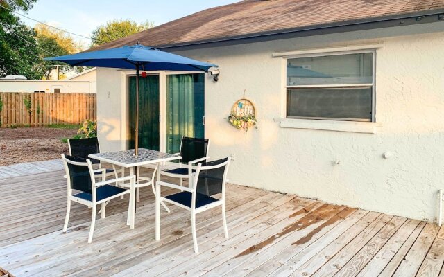 Lovely Lauderhill Retreat < 12 Mi to Beach!
