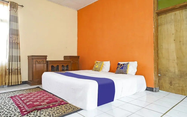 OYO Homes 90914 Eco Tourism Desa Cipada Bukit Senyum Homestay Syariah