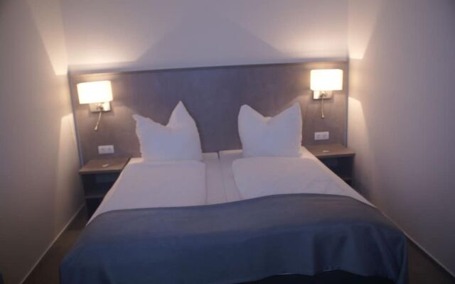 Fast Lane Hotel