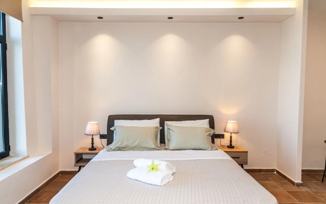Endless Blue Suites