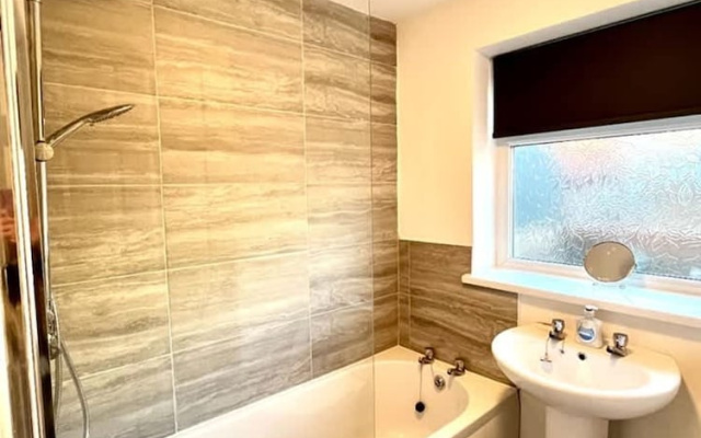 2bed House-10min Drive to Durham