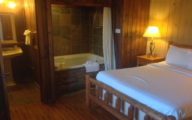 The Smoke House Lodge And Cabins