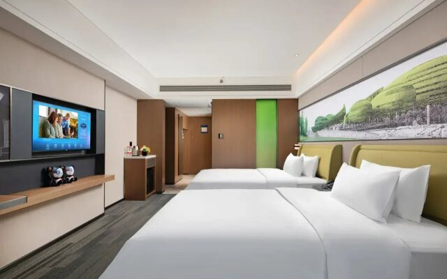 Hampton by Hilton Zhumadian Sports Center