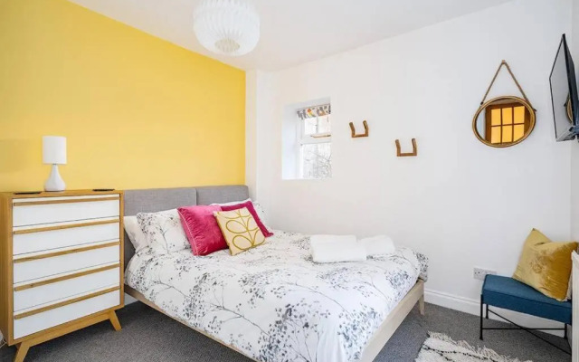 BRAND NEW LSITING!Wonderful One Bedroom Apartment
