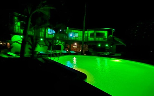 Garden of Eden Dive Resort
