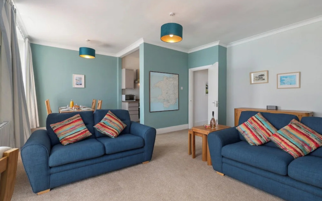 5 Paragon Court - Sea Front Apartment