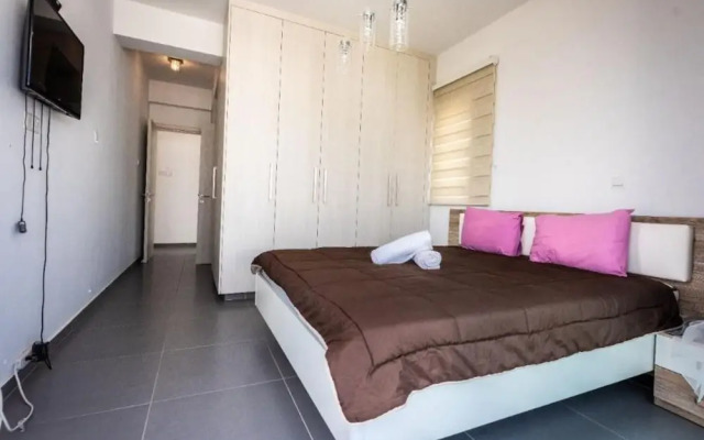 Remarkable 3-bed House in Paralimni