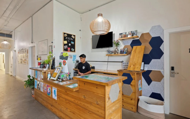 ITH Santa Barbara Beach Hostel