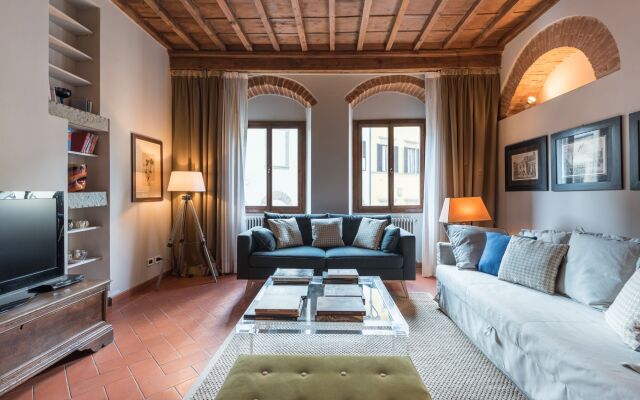 Heart of Florence Pitti 2 Bed-apartment