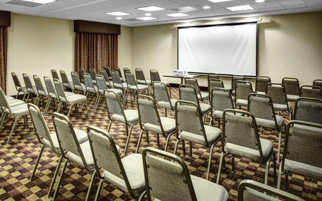 Hampton Inn & Suites Bakersfield/Hwy 58, CA