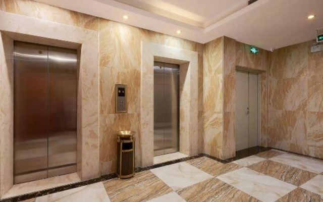 Baihua Hotel (Guangzhou North Railway Station Huaguoshan Park Metro Station Branch)