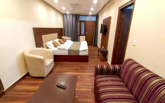 Hotel Samrat | On Mall Road with complimentary Parking