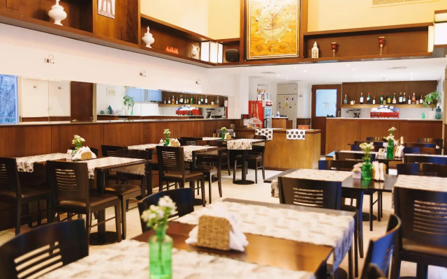 Ribera Sur Hotel