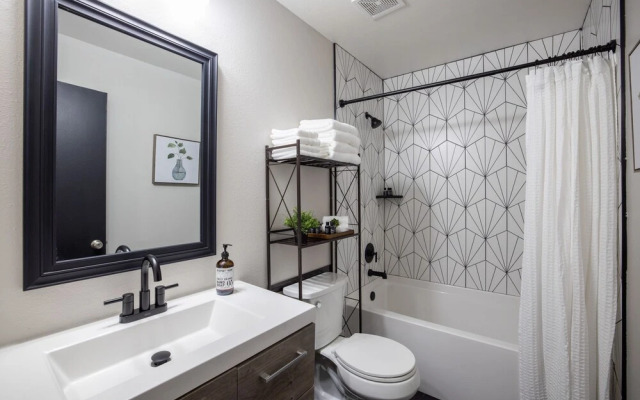 Scottsdale 83rd Row 4 Bedroom Townhouse by RedAwning