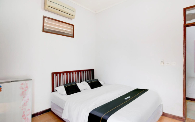 Hotel O Balikpapan near Taman Beruang Madu formerly Palm Cafe Inn – Guest Rooms – Balikpapan