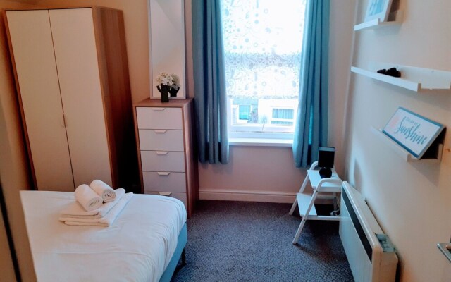 The Hazel Oak Apartment
