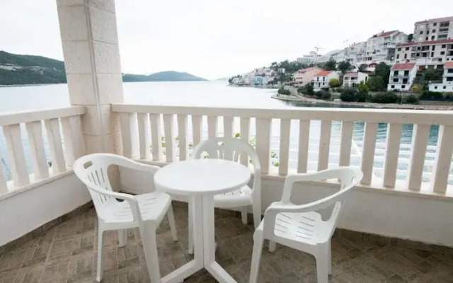 Apartments Tiha Luka