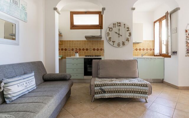 Comfortable Holiday Home in Lu Bagnu Near Seabeach