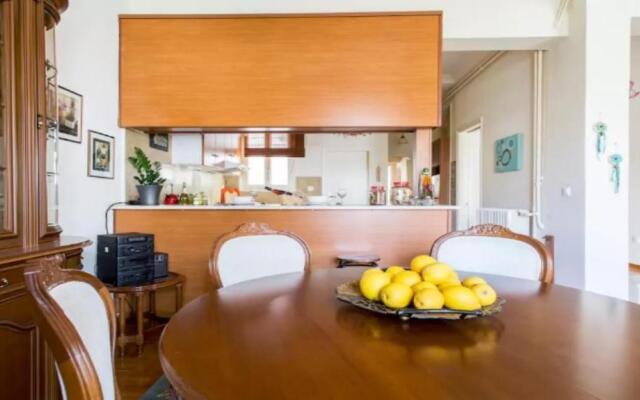 Large 3 bedroom Apt with Terrace