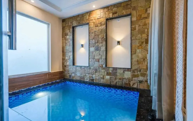 Delight The Lavish Loft Corbett