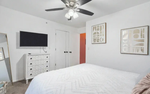 Marilyns Modern Hideaway A One-of-a-kind Find!