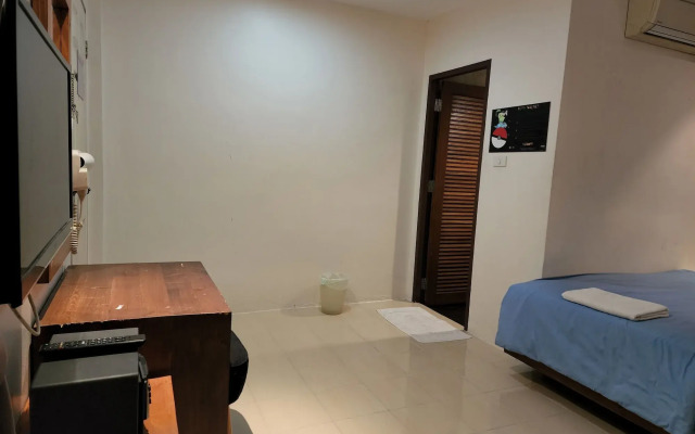 Dfeel House