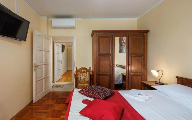 Pool Villa Divina in i an