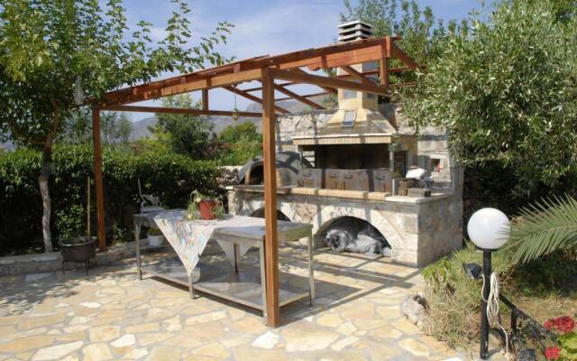 Porto Lourbas Hotel
