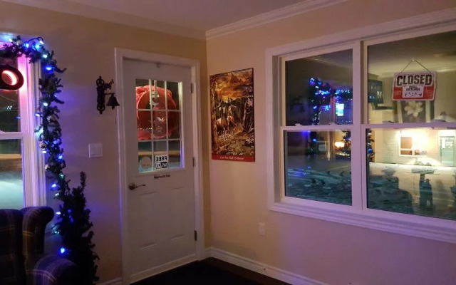 The White Horse Motel