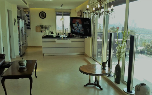 Jaffa Family Penthouse, sea front , 3BR, 2BA,