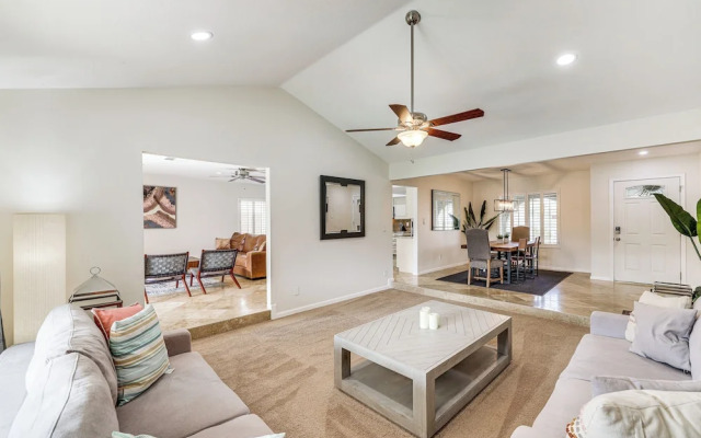 Pool & Putting Green: Central Scottsdale Home!