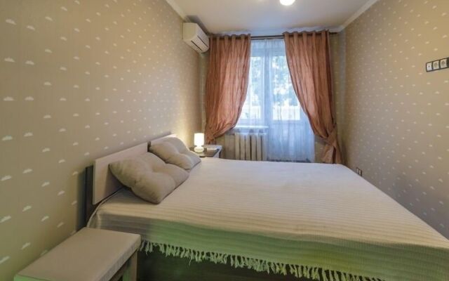 Апартаменты, ул. Парферова, 10