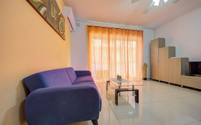 Tranquil Cityscape 3 Bedroom Apartments