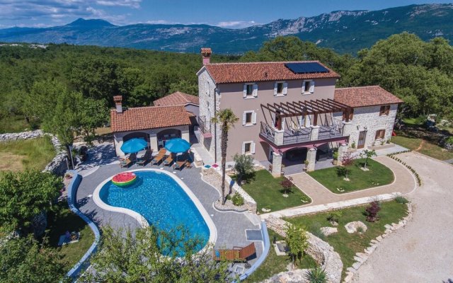 Stunning Home in Nedescina With Sauna, Wifi and 6 Bedrooms