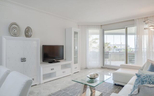 Esmeralda Coral Beach Marbella 2 Bed Apt