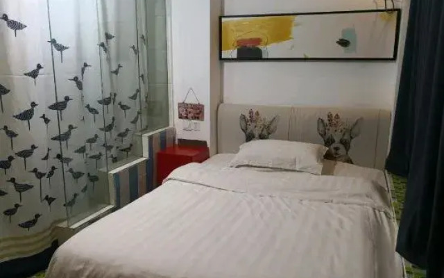 Style Theme Hotel (Fuyang Normal University West Lake Campus)