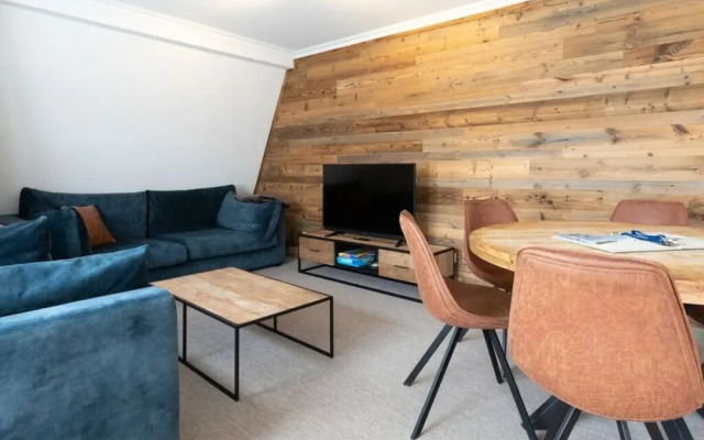 Penthuus Modern Retreat