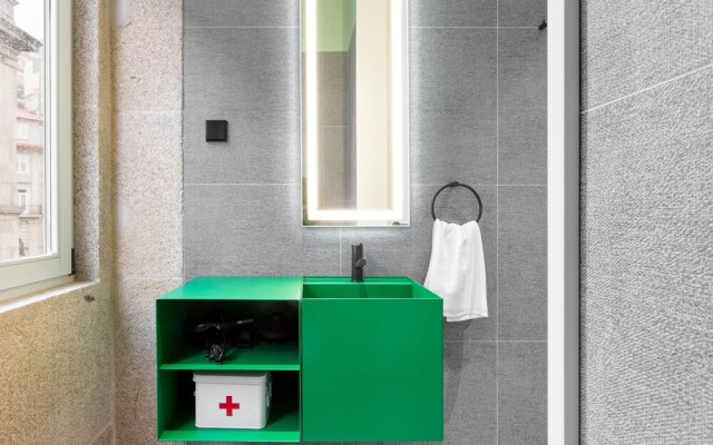 ALTIDO Bright Self Check-In Studio in Porto